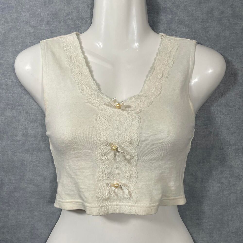 Derek Heart lace cropped tank with bow and pearl button accents